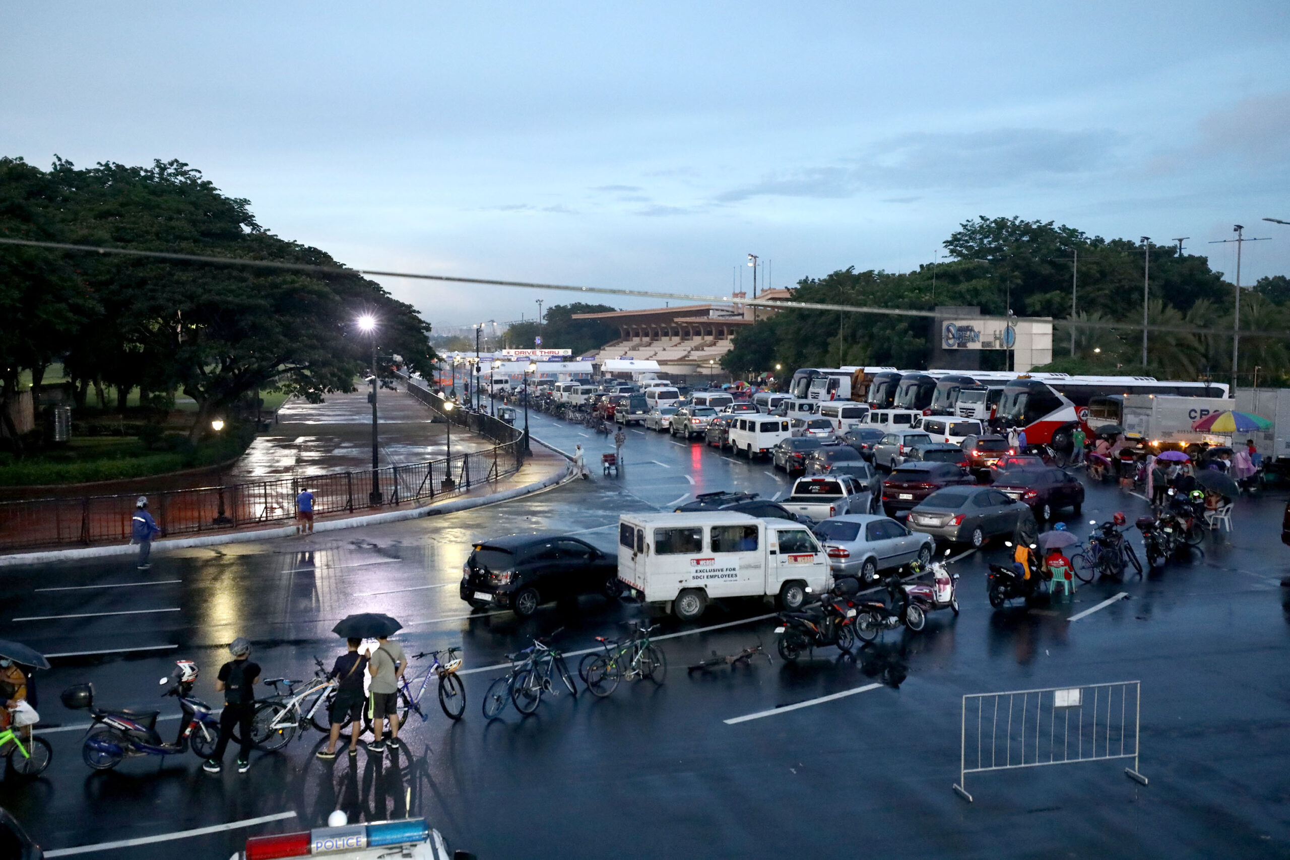 quirino-grandstand02