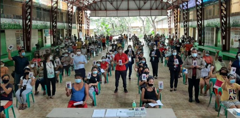 navotas-cellphones-lgu