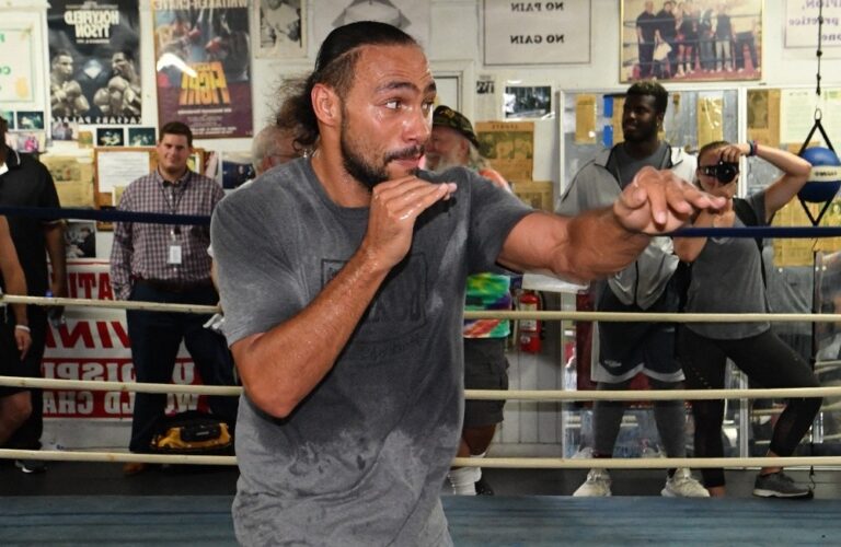 keith_thurman_vs_manny_pacquiao_live_stream