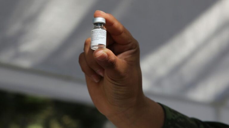 103806_MEX201227PfizerBioNTechCovid19vaccineAP_1619078953713