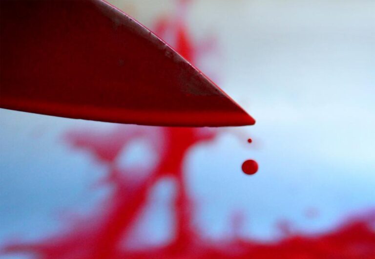bloody-knife-with-blood-drops