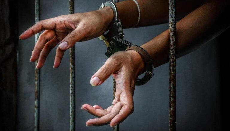 prisoner-in-prison_490f3be4-6f7a-11e7-90b5-ba41537c464e