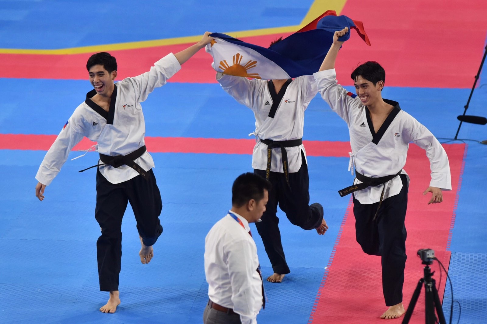 D0E93C3E-1ABD-4F1F-A0EA-FEA3CAB42579