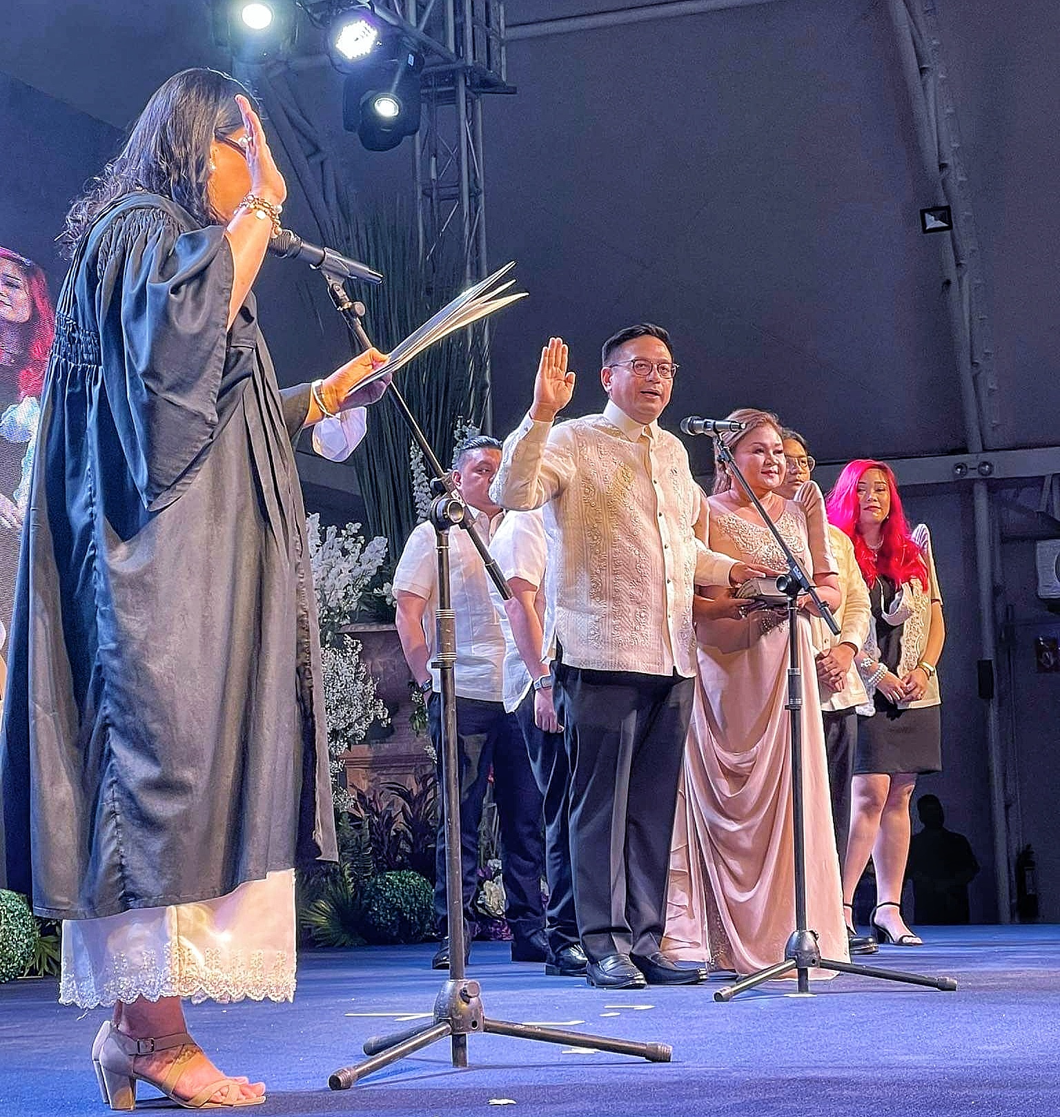 received_732936767905801-01