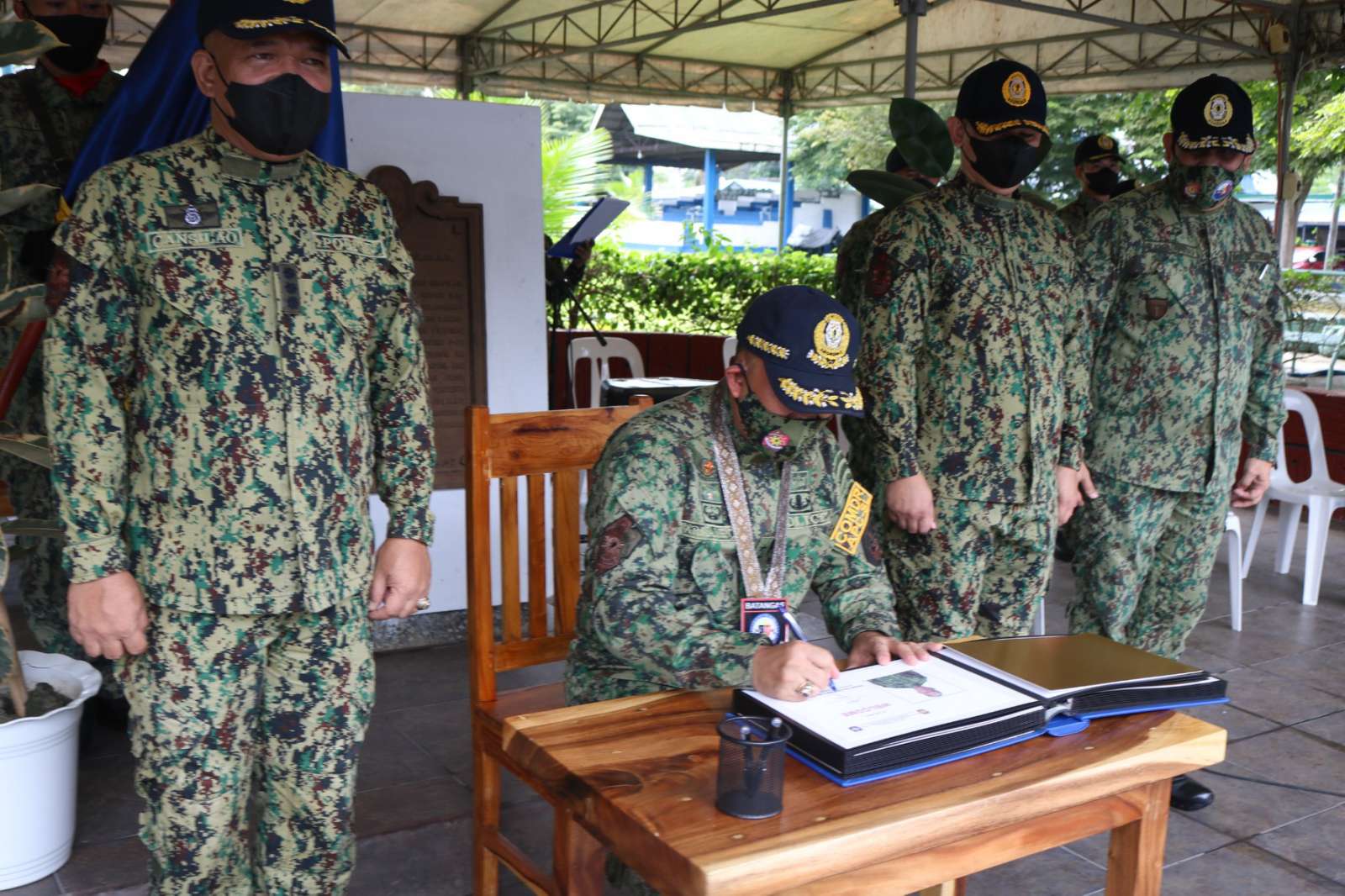 IMG-81f13224e2a5ea2c98f6d801147566f1-V