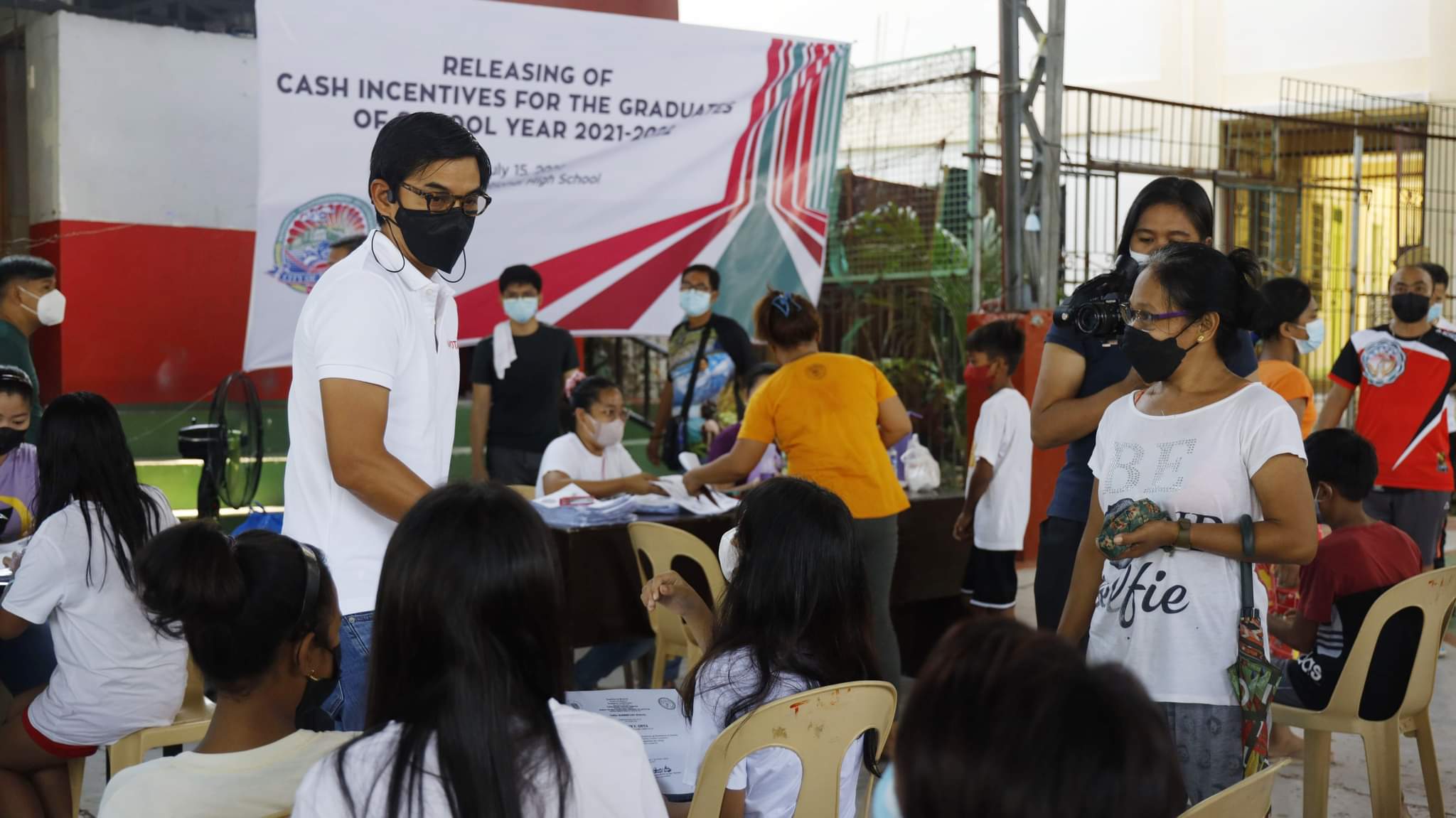 received_1468461993592759