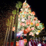 Higanteng Christmas tree sa Araneta City pinailawan