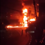 GAS TANKER TRUCK SUMALPOK SA BODEGA, NAGDULOT NG SUNOG; 1 PATAY, 28 NAWALAN NG BAHAY