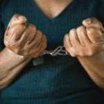 Kumuha ng police clearance, lola nabistong may arrest warrant
