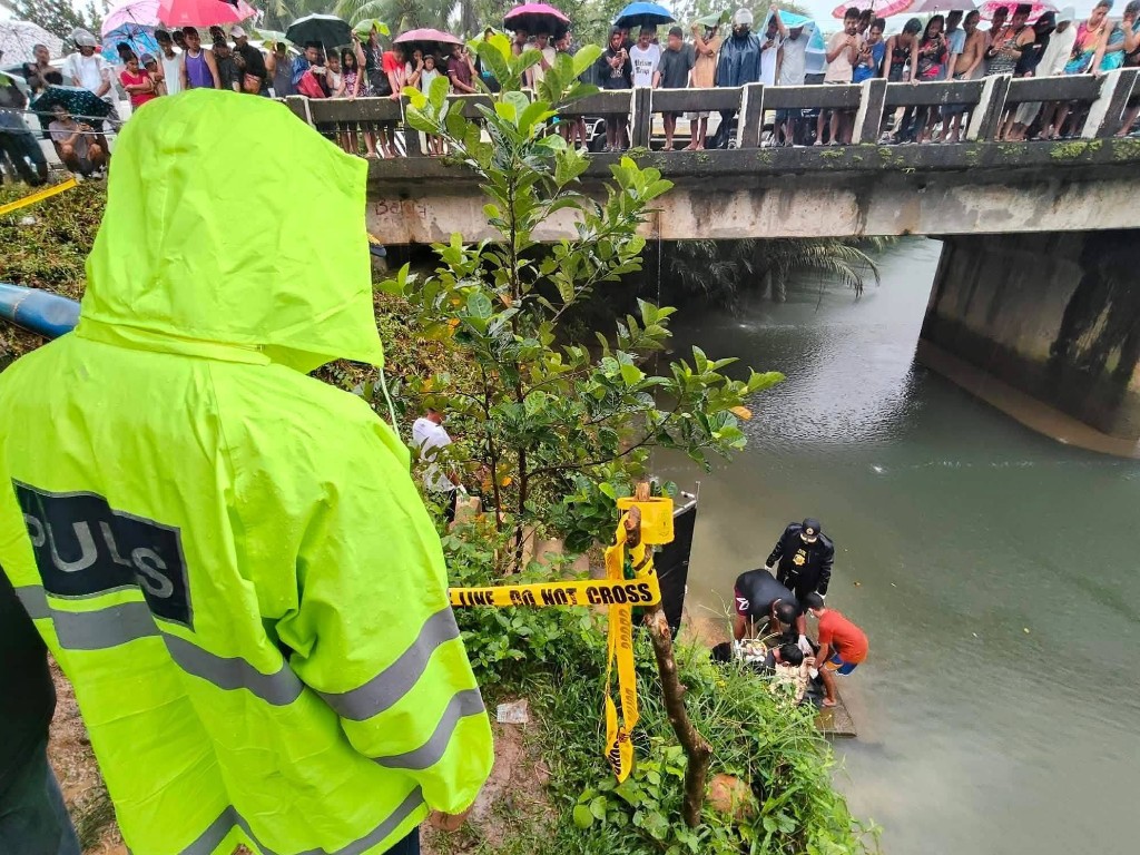 Bangkay natagpuan sa ilog